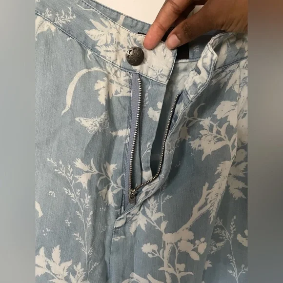 Blue and White flowy pants - Picture 4 of 7